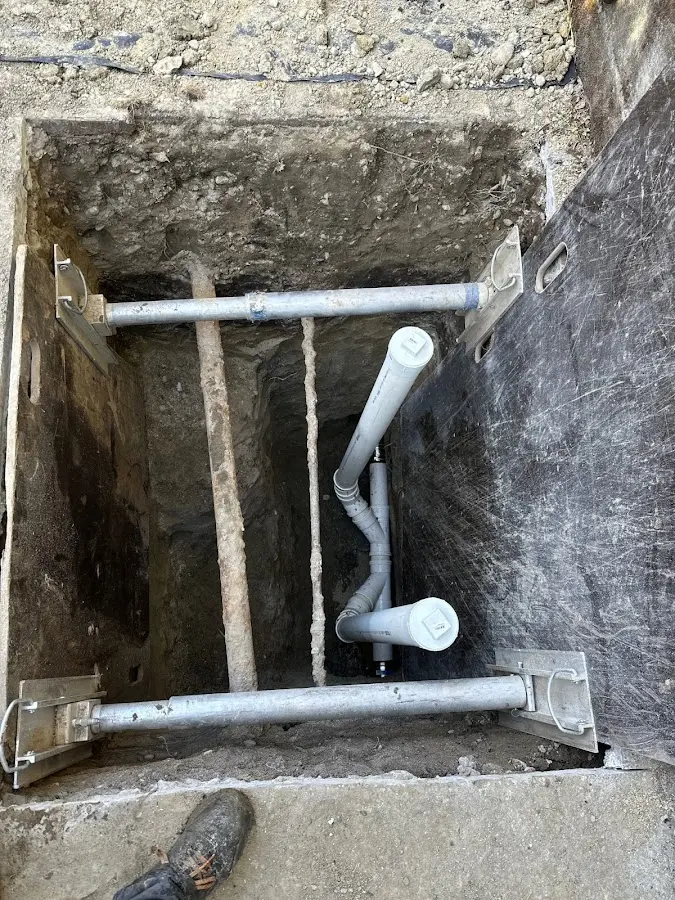 Experienced plumber completing Drain Cleaning work in Port Lavaca